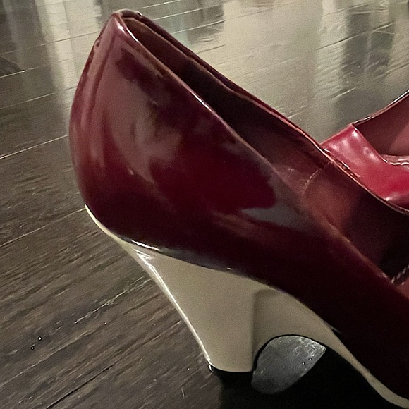 Marc Jacobs Patent Leather Peep-Toe Platform Wedge Heels / Shoes - Picture 6 of 16